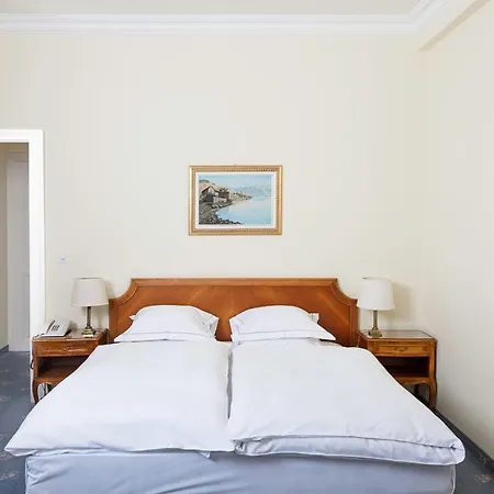 Victoria Glion Hotel
