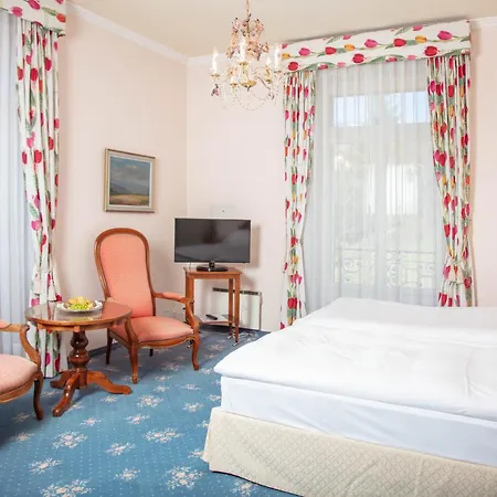 Victoria Glion Отель 4*